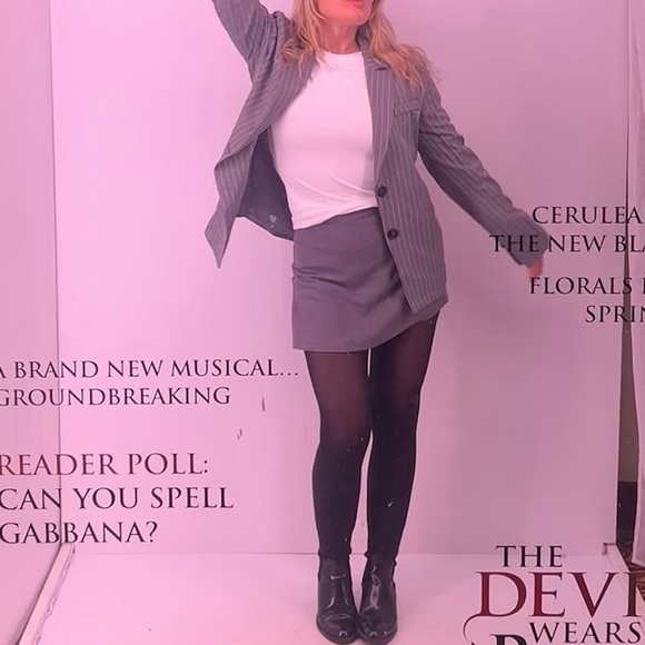 Lulu's Convincing Charisma Grey Pinstriped Blazer. Size S - Picture 6 of 6